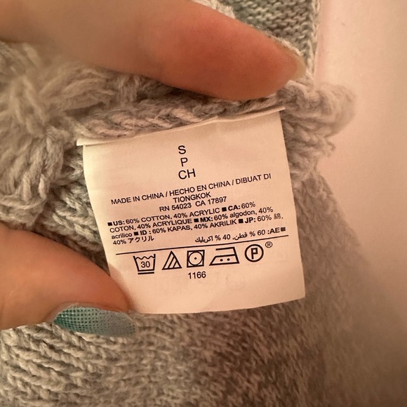 Comfy Cozy Grey Ribbon Pattern Sweater - Picture 6 of 6